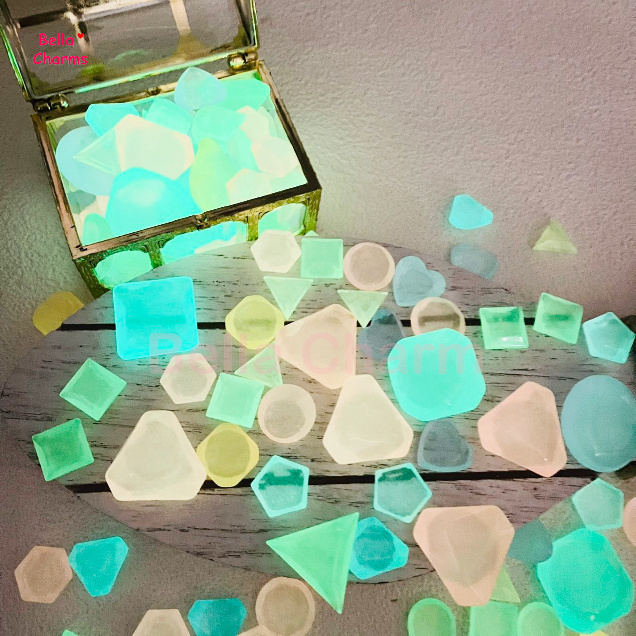 Glow Treasure Charm Mix