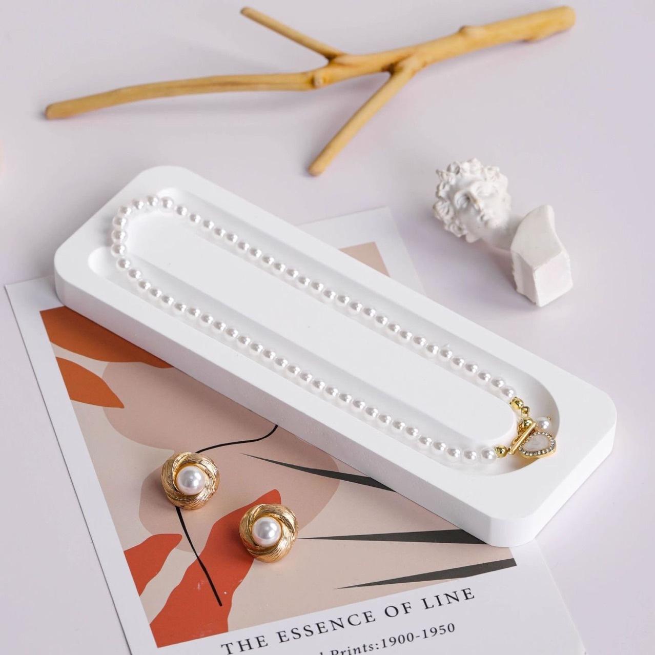 Gypsum Beading Tray, Clear Acrylic Beading Board for DIY Jewelry Making, Jewelry Design & Display Tray for Bracelets, Necklaces & Earrings